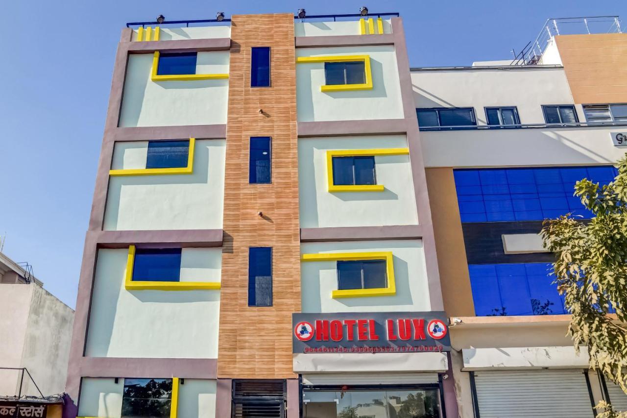 Spot On 76764 Hotel Lux Indore Dış mekan fotoğraf