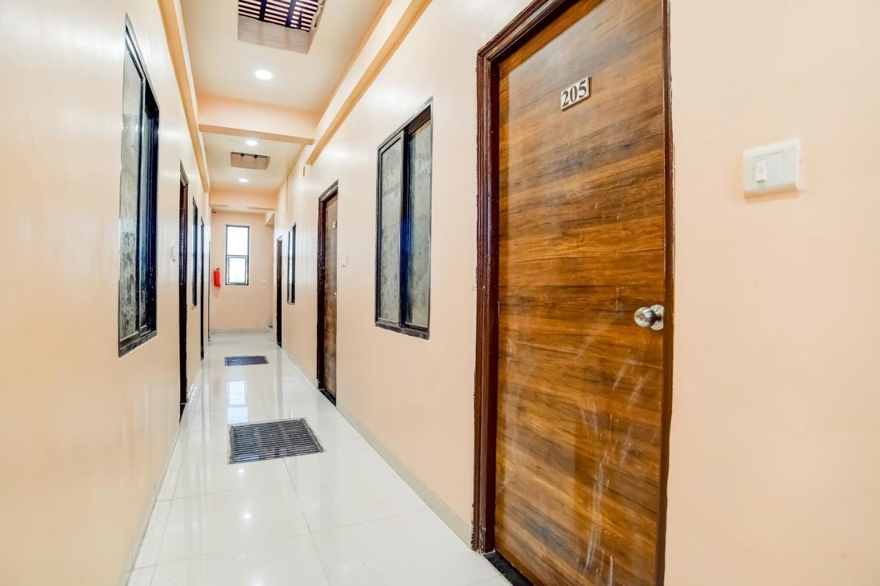 Spot On 76764 Hotel Lux Indore Dış mekan fotoğraf