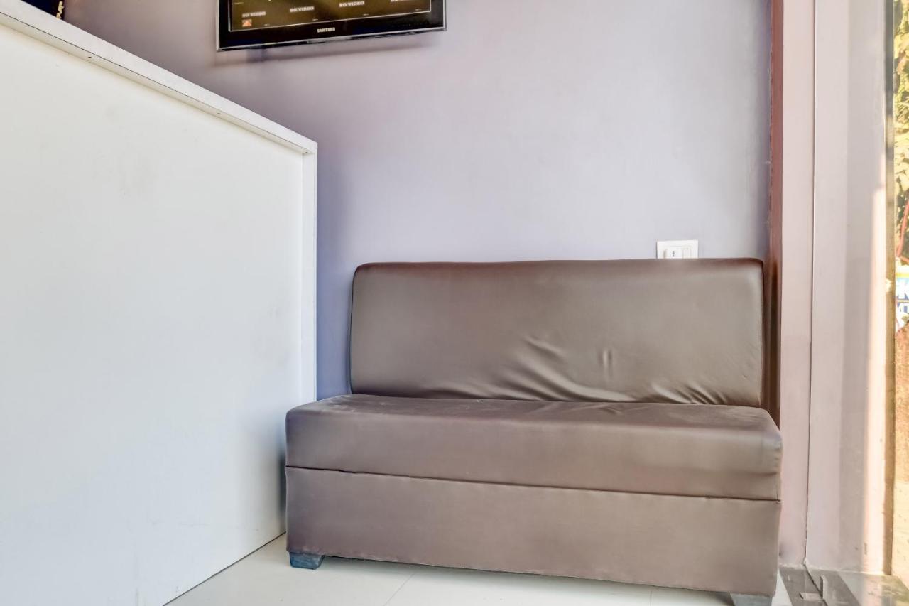 Spot On 76764 Hotel Lux Indore Dış mekan fotoğraf